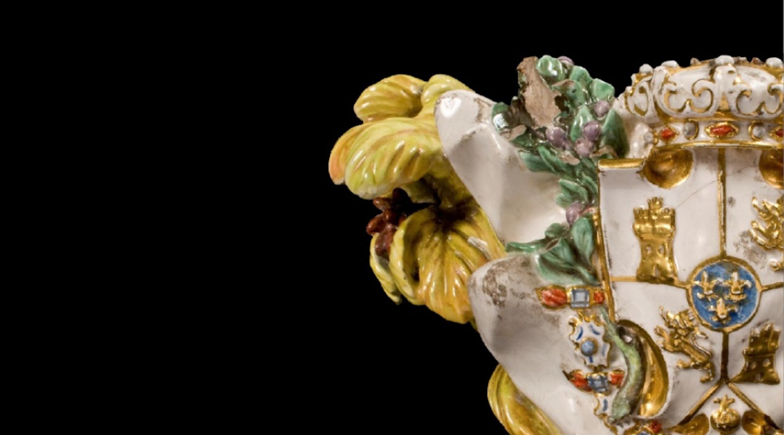 Imagen del florero de Llorente del museo