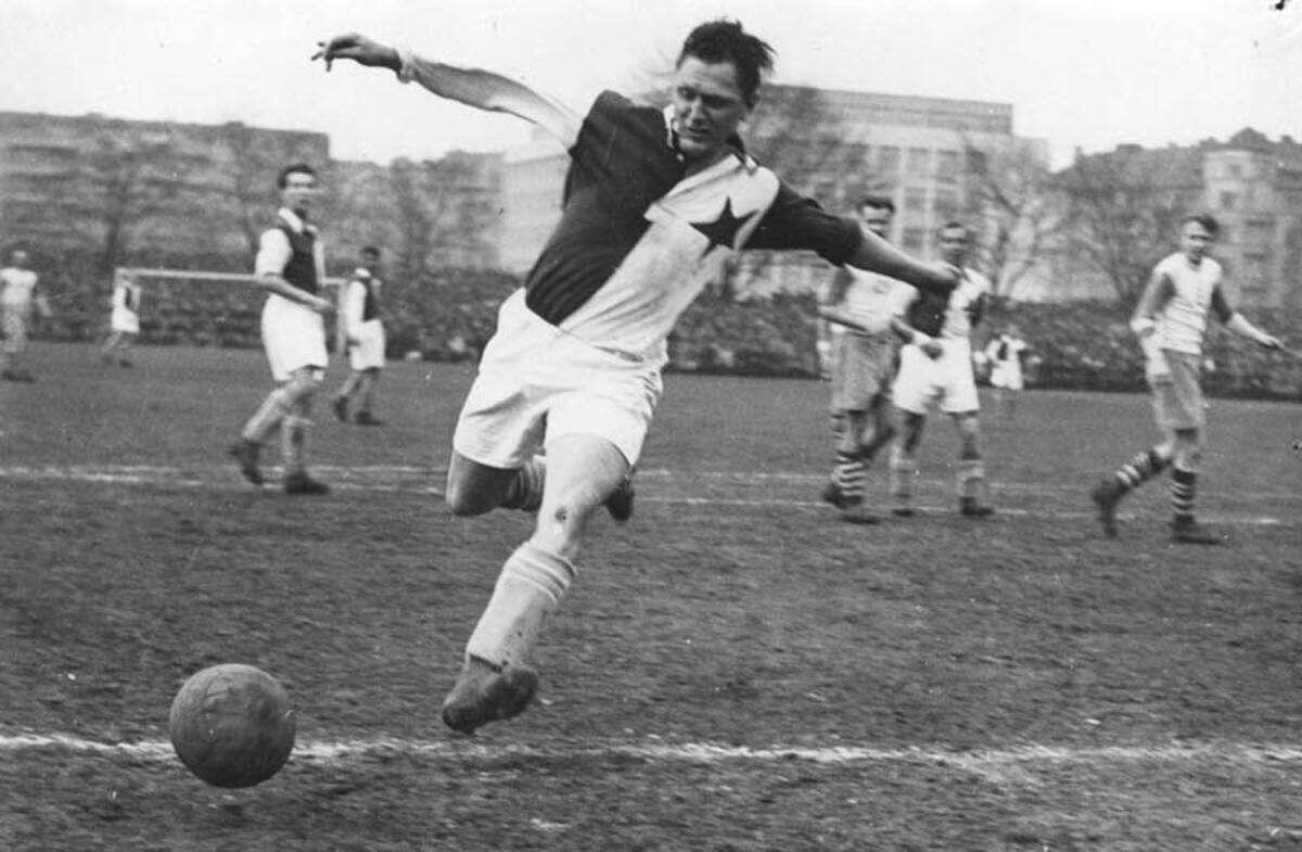 Josef Bican, un goleador detenido en el tiempo