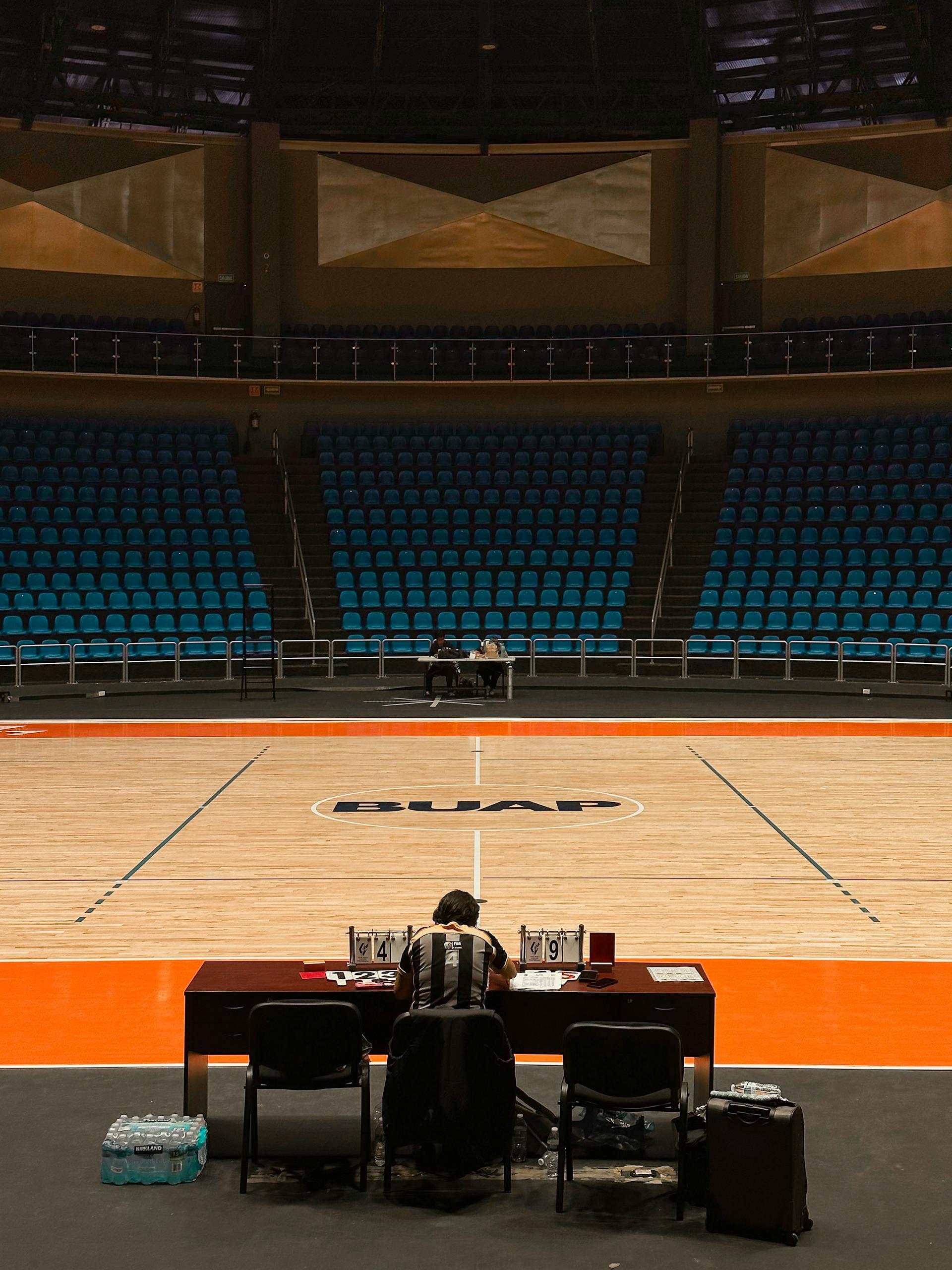 Representación del uso de fracción en un contador de un partido de baloncesto