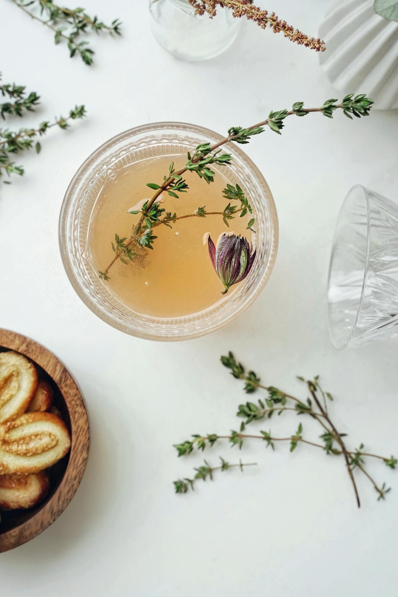 Infusión de agua con tomillo para la tos