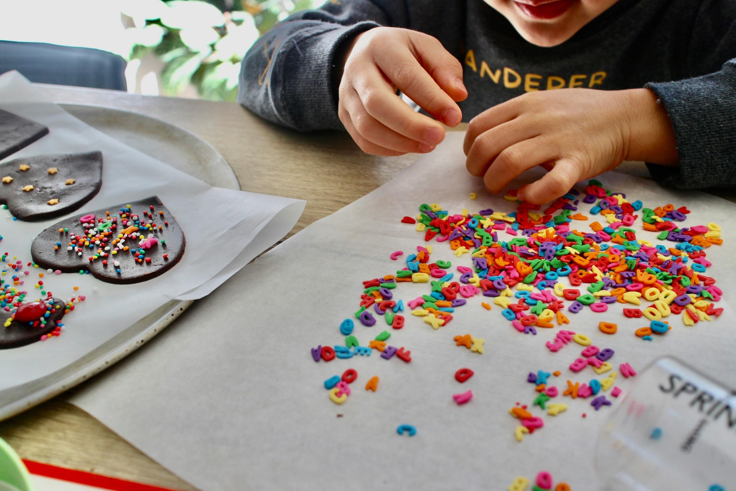 Guía para crear un ambiente Montessori doméstico y fomentar la independencia