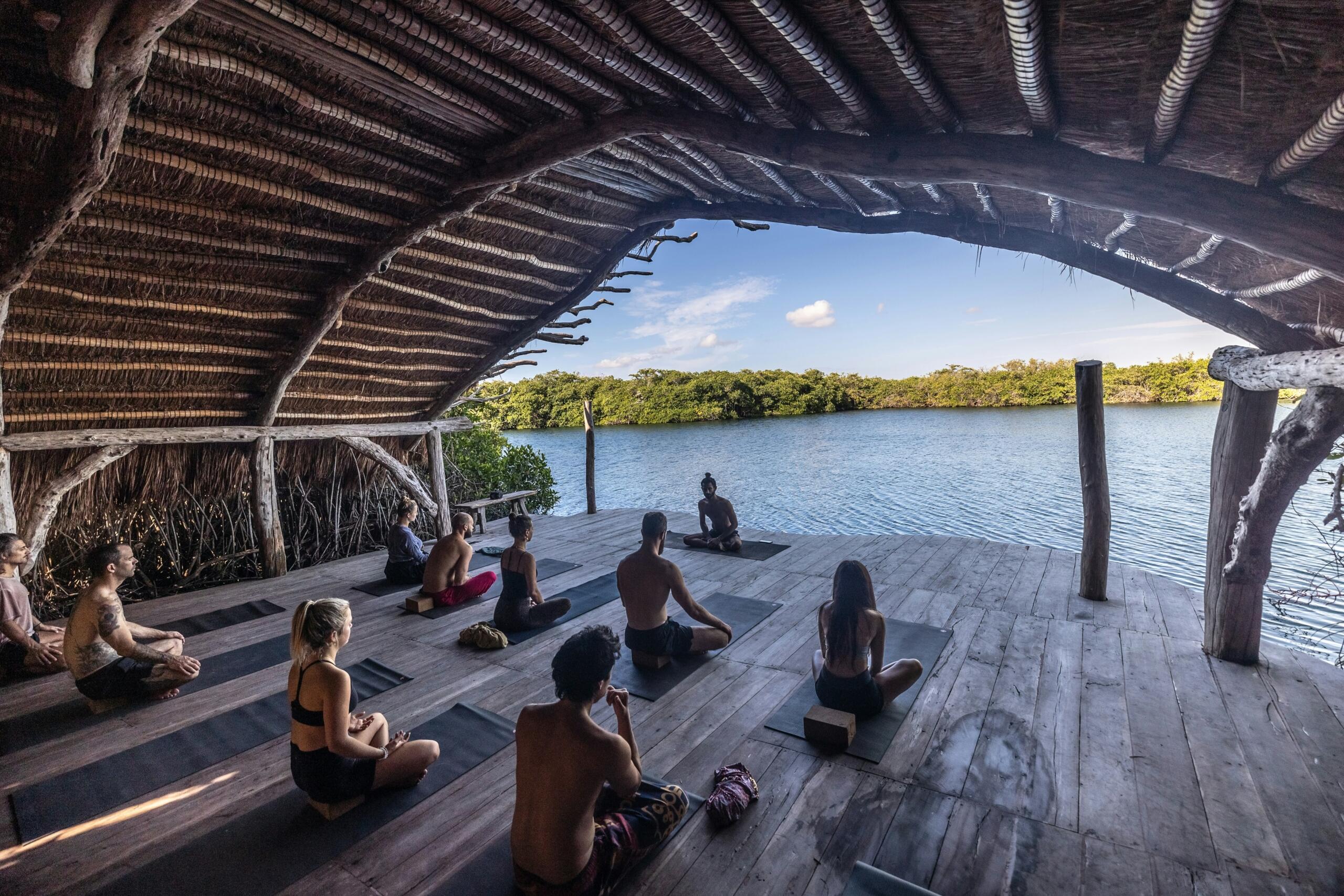 yoga en la playa