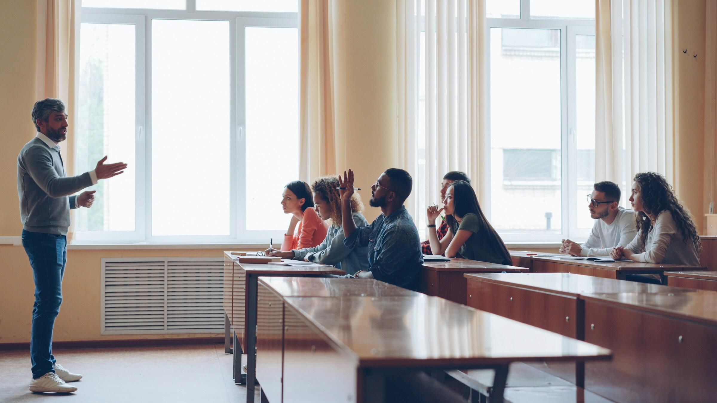 Cada uno de estos pilares busca que el alumno no sea un espectador pasivo, sino que participe en la orientación pedagógica de su propio proceso, tomando las riendas de sus decisiones.