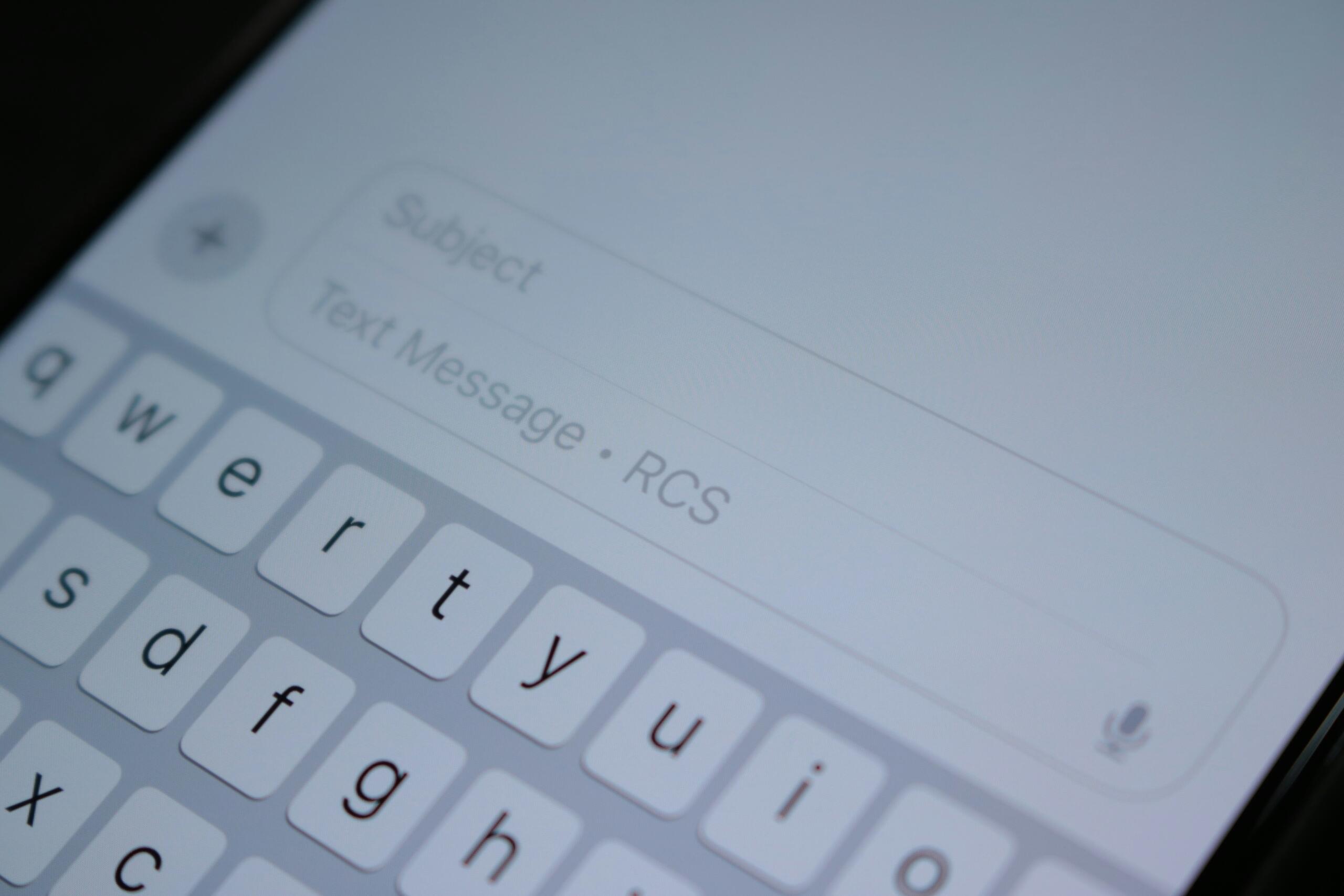 Partes de un email en inglés explicadas paso a paso