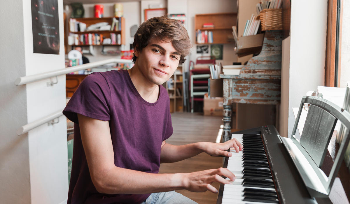 Las partituras de piano son esenciales para cualquier pianista, ya sea principiante o avanzado.