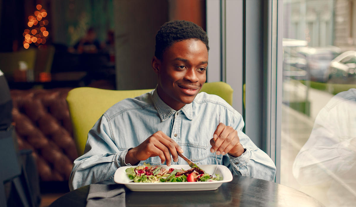 Hay ciertos alimentos que, debido a sus propiedades, pueden facilitar el proceso de perder peso.