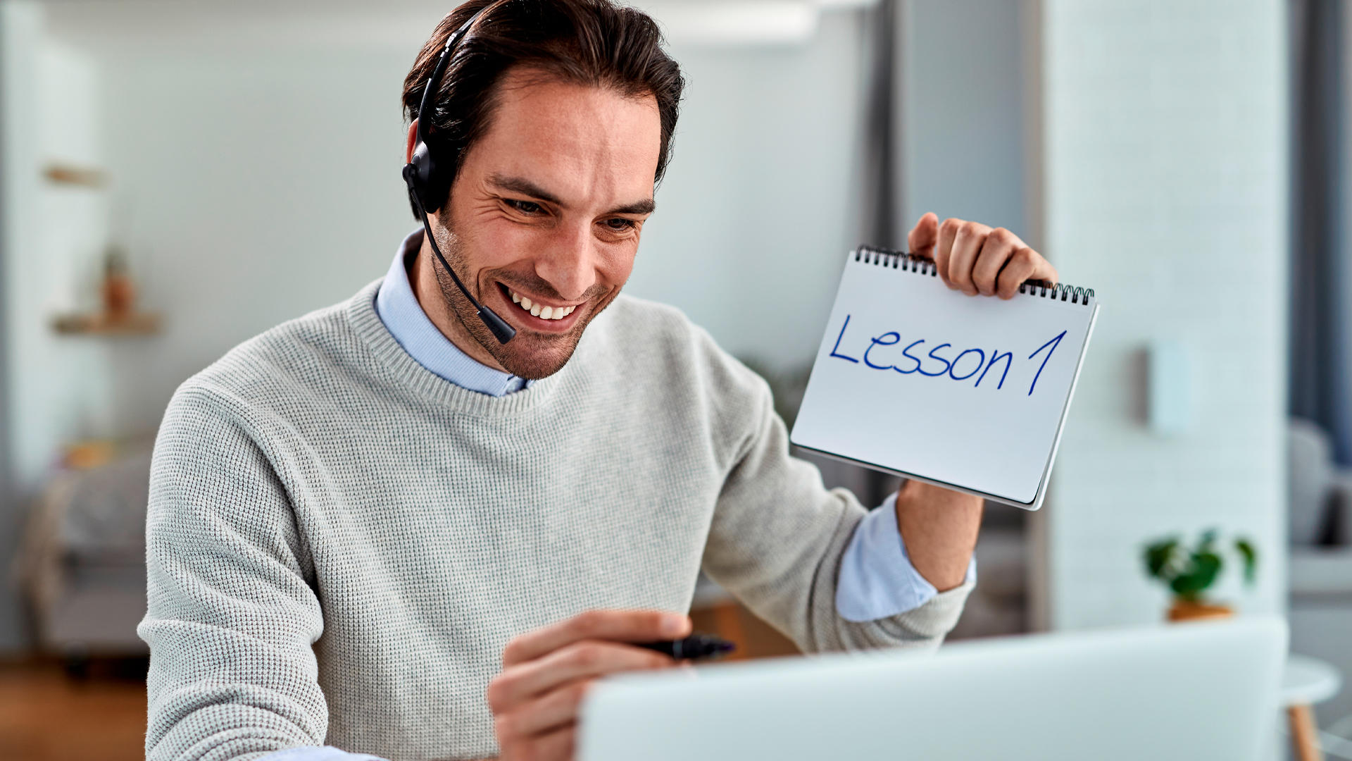 Con plataformas como Superprof, con sus cursos de inglés virtuales, el camino hacia la fluidez en inglés está al alcance de todos.