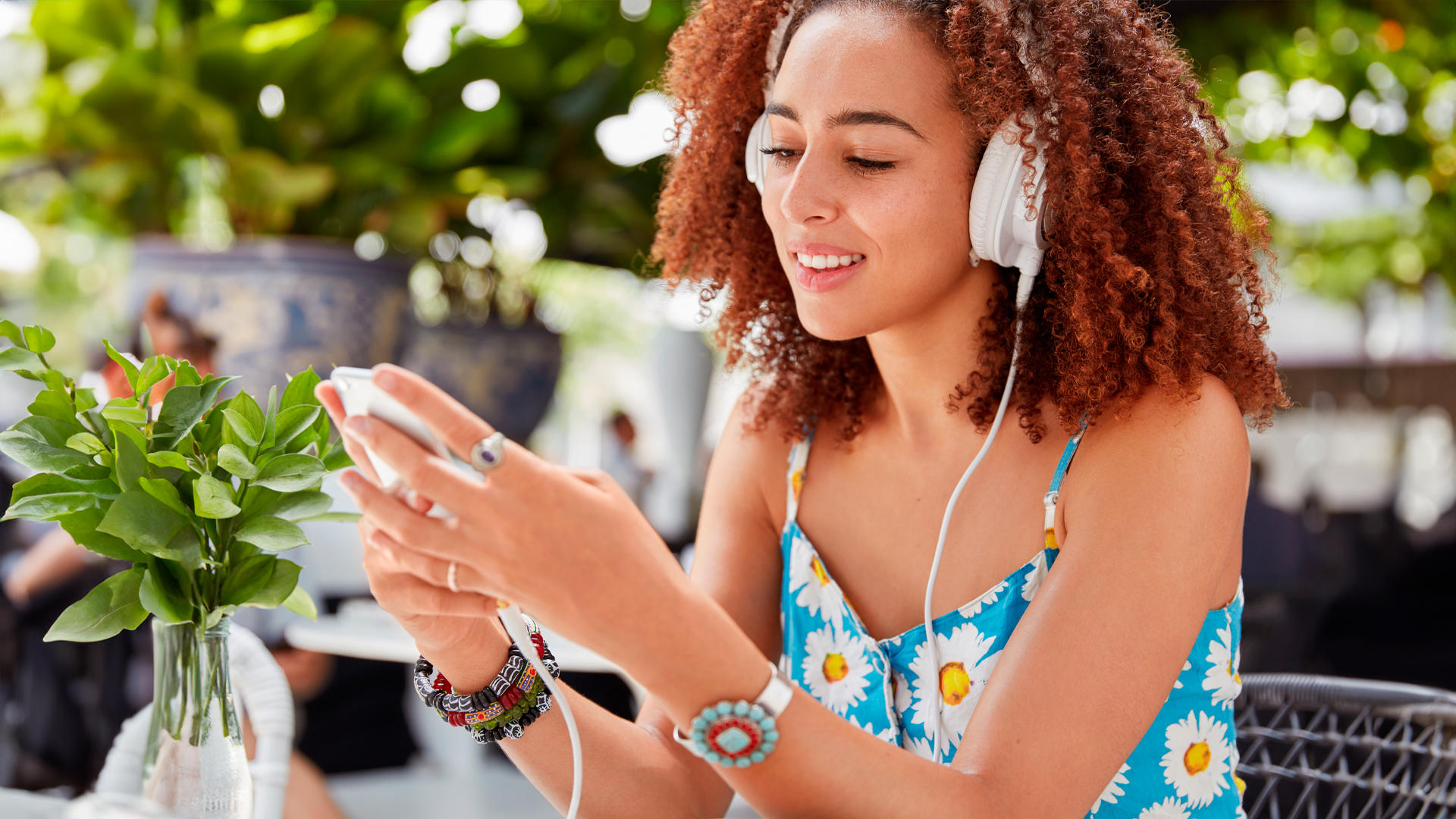 Aprende inglés mientras disfrutas: descubre los mejores podcasts.