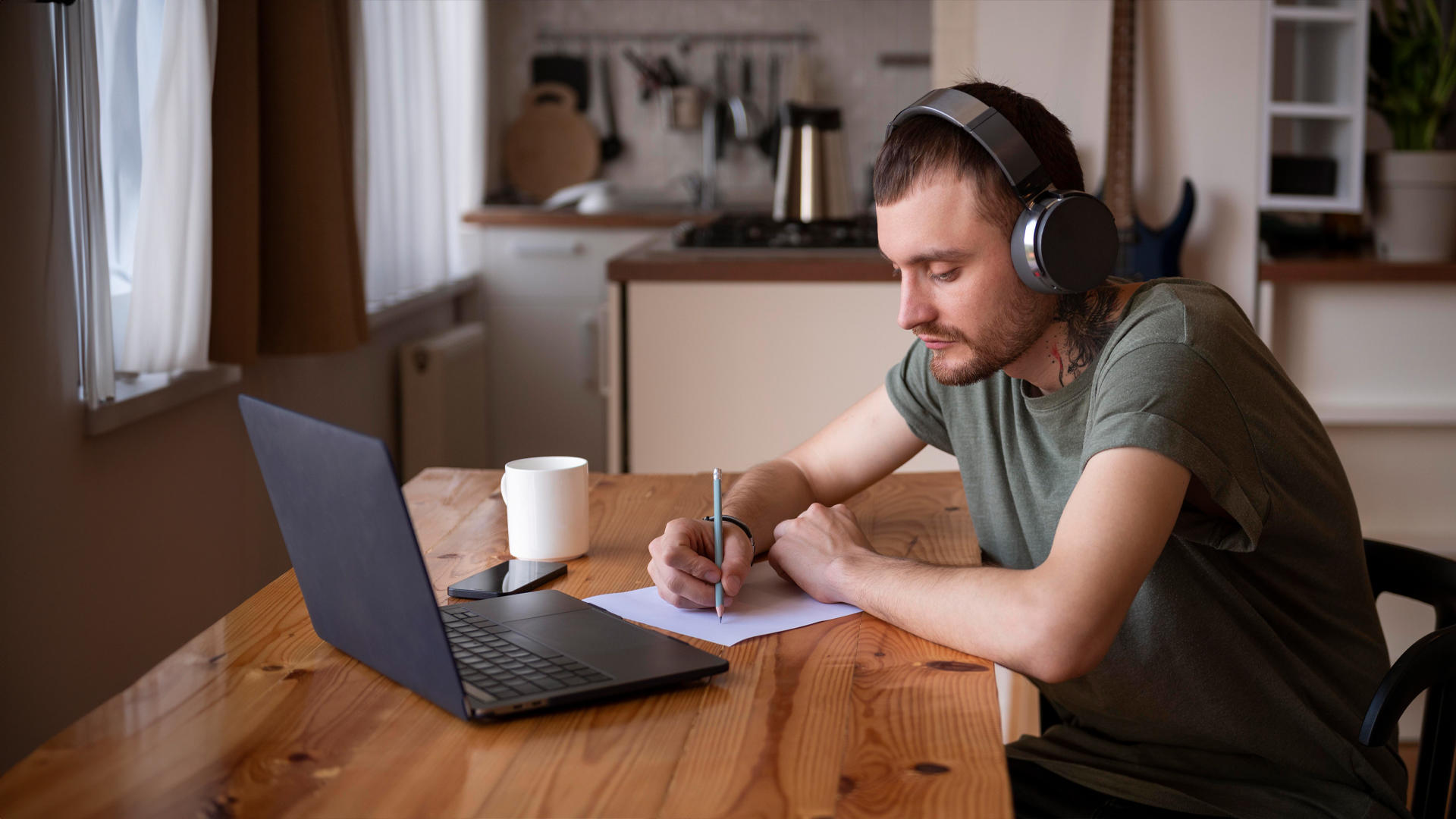 ¿Cómo mejorar tu nivel de inglés con podcasts si ya tienes un nivel avanzado?