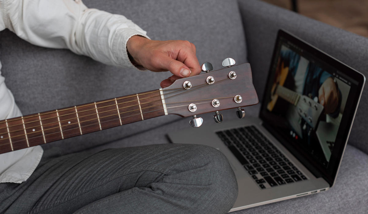 La referencia completa para afinar la guitarra por internet.