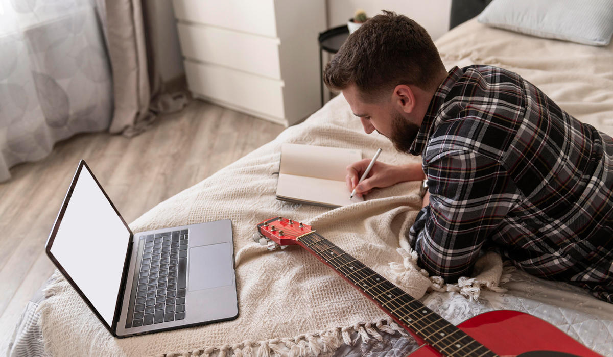 Aprender a afinar la guitarra es esencial para iniciar tu aprendizaje en este instrumento