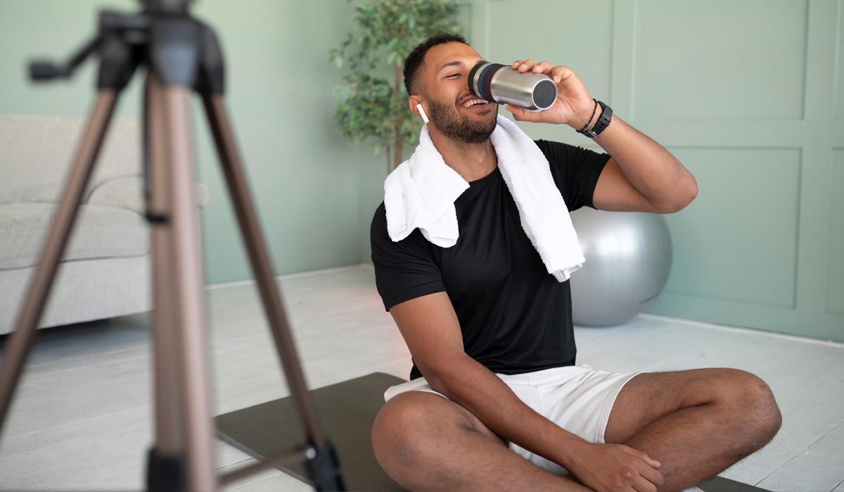 Uno de los primeros consejos que suelen dar los entrenadores es beber mucha agua.