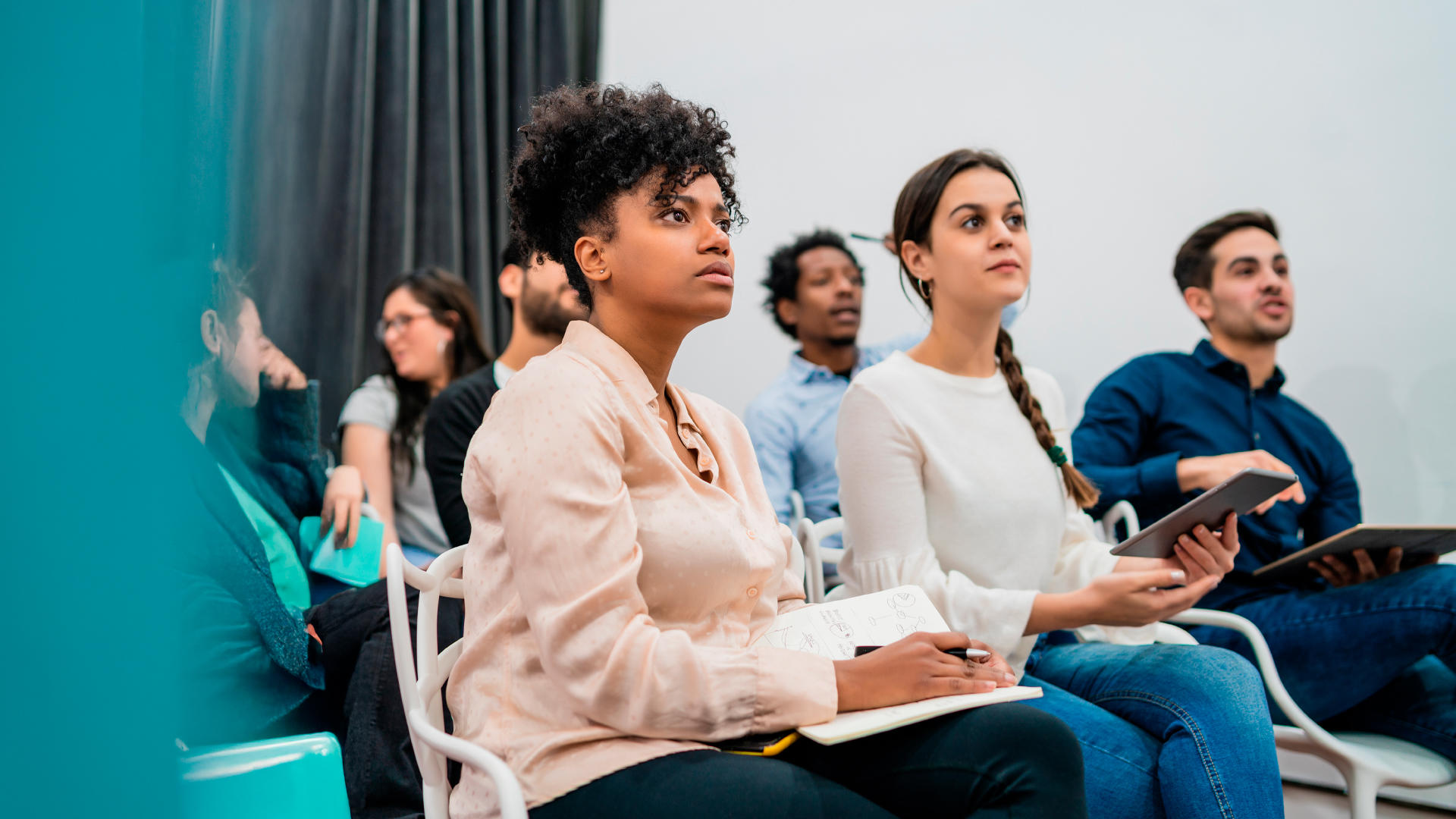 Oportunidades profesionales para profesores universitarios: más allá del aula.