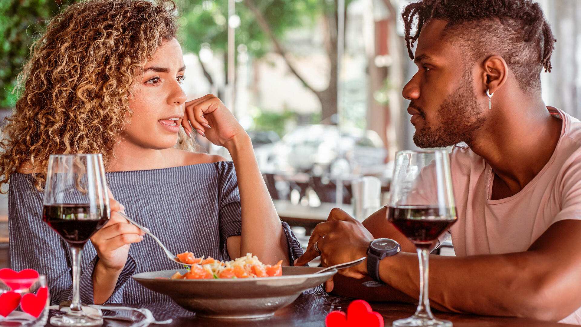 Pareja cena romantica en casa: recetas para sorprender en San Valentín.