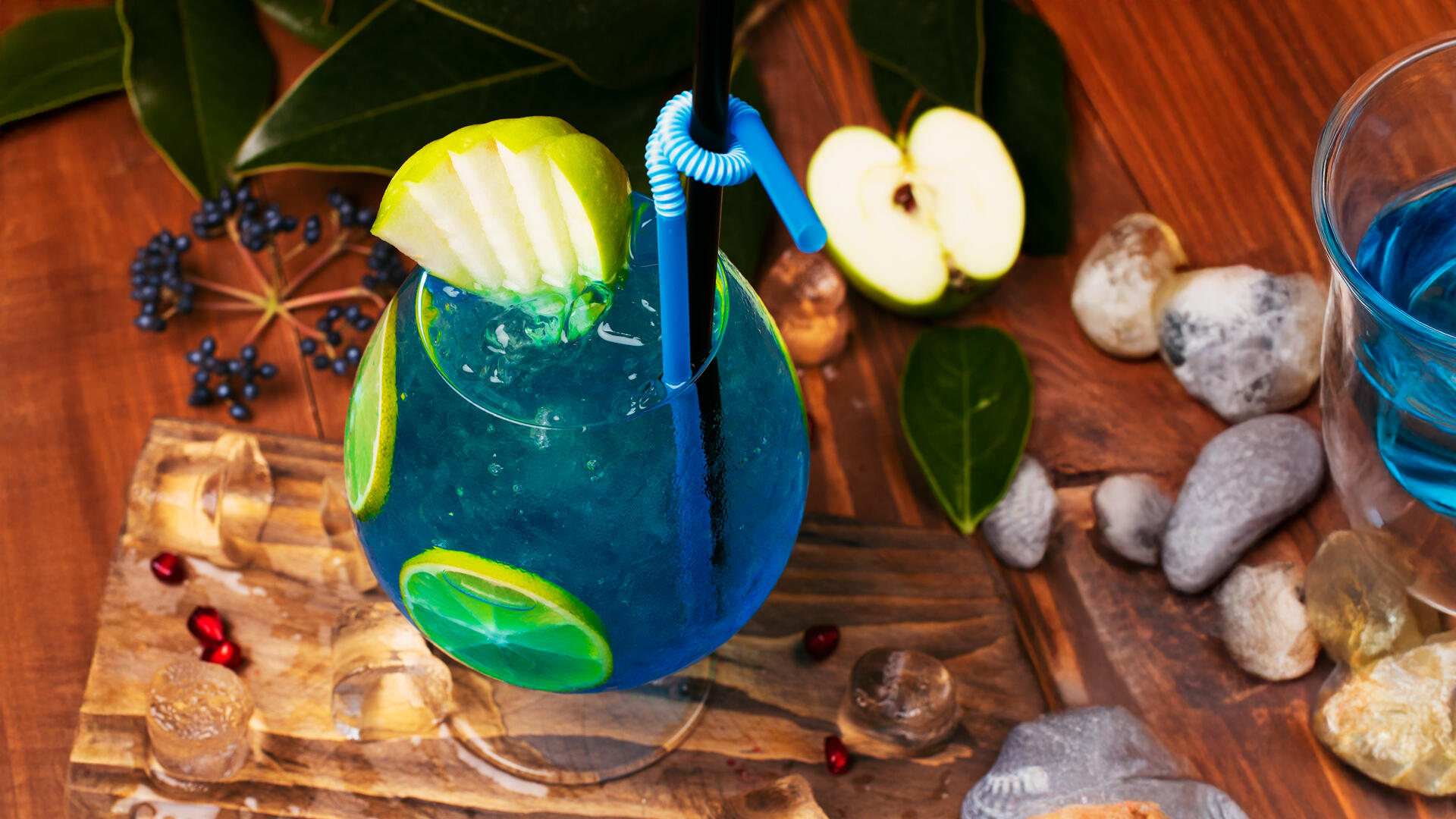 Coctelería costarricense: brindando con sabores auténticos.