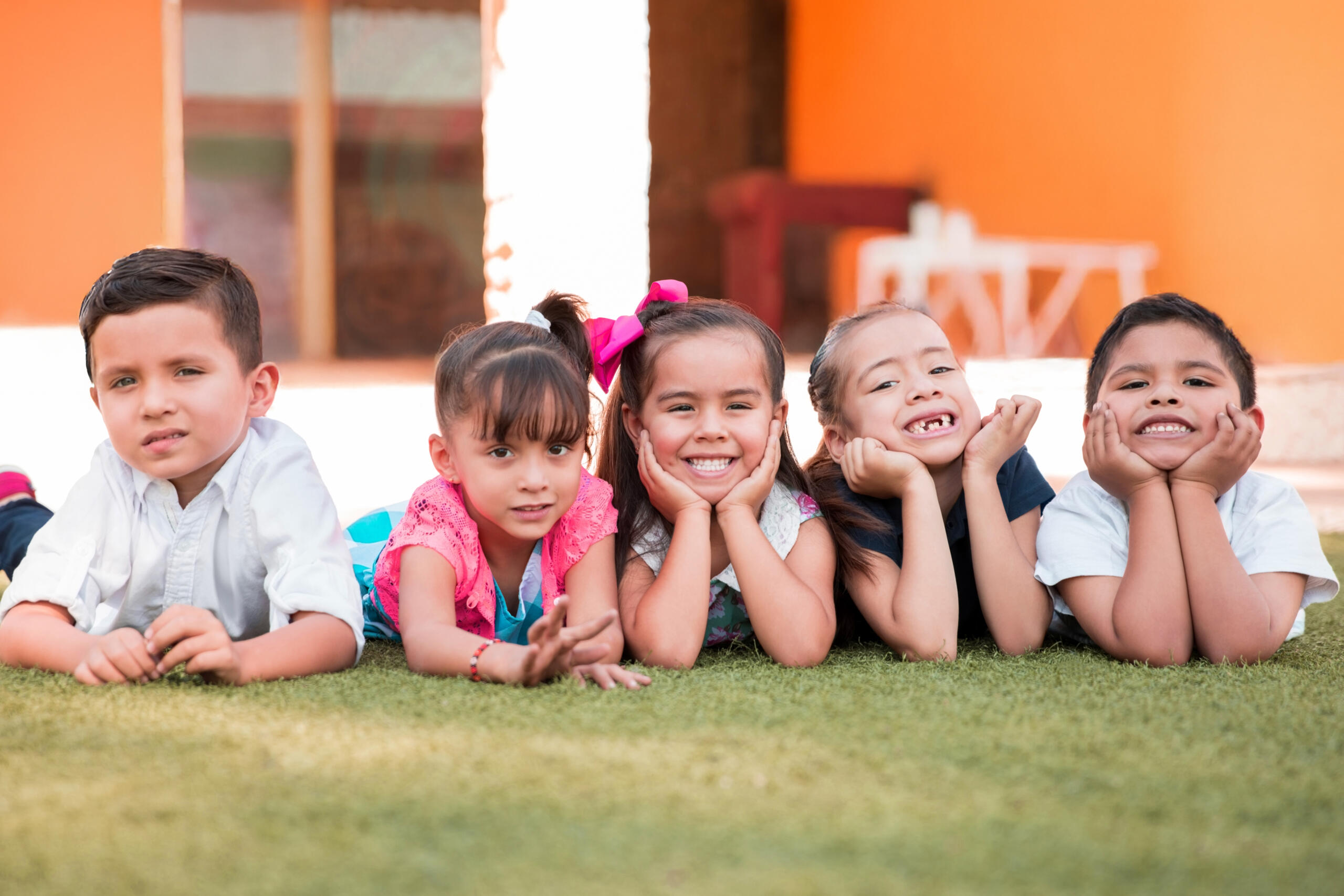 Aprender inglés desde la infancia: beneficios, métodos y su impacto en el desarrollo de los niños.