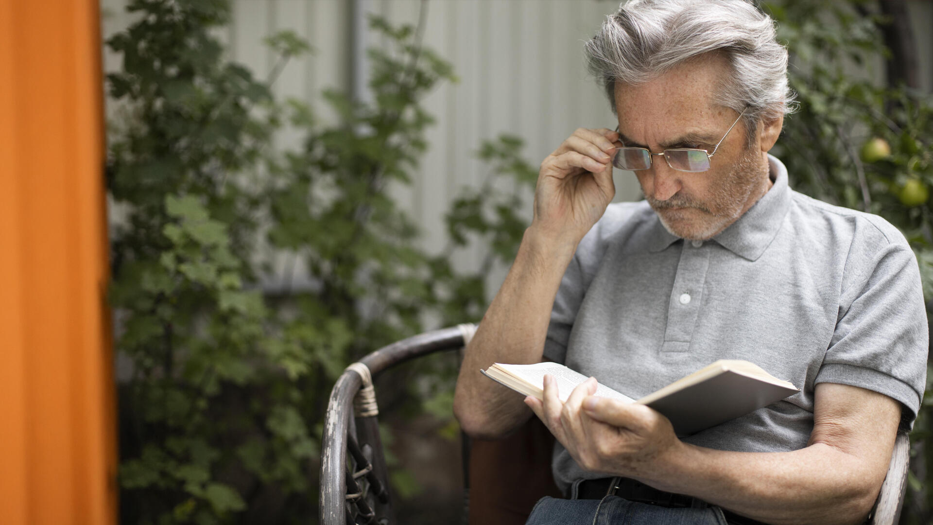 Actividades de arte y música para adultos mayores en Costa Rica.