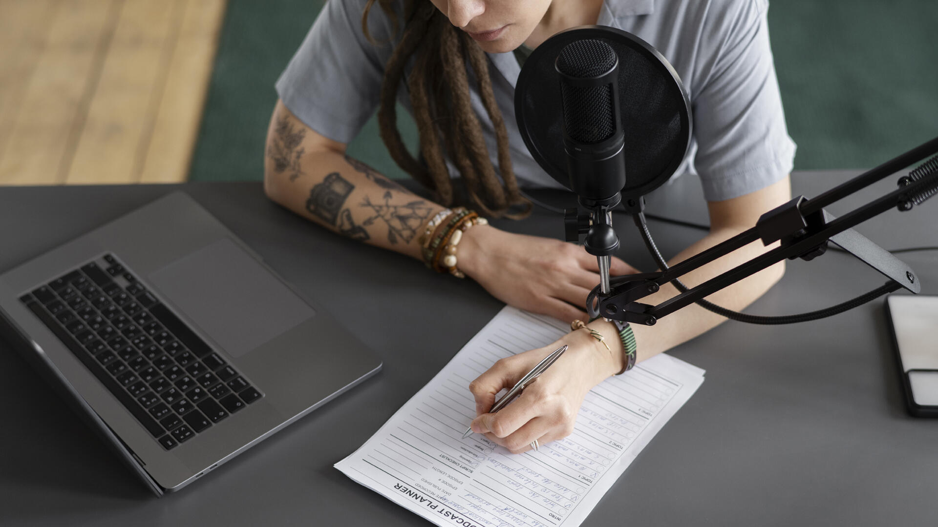 Cómo hacer una canción desde cero: empieza sin miedo y deja que fluya la creatividad.
