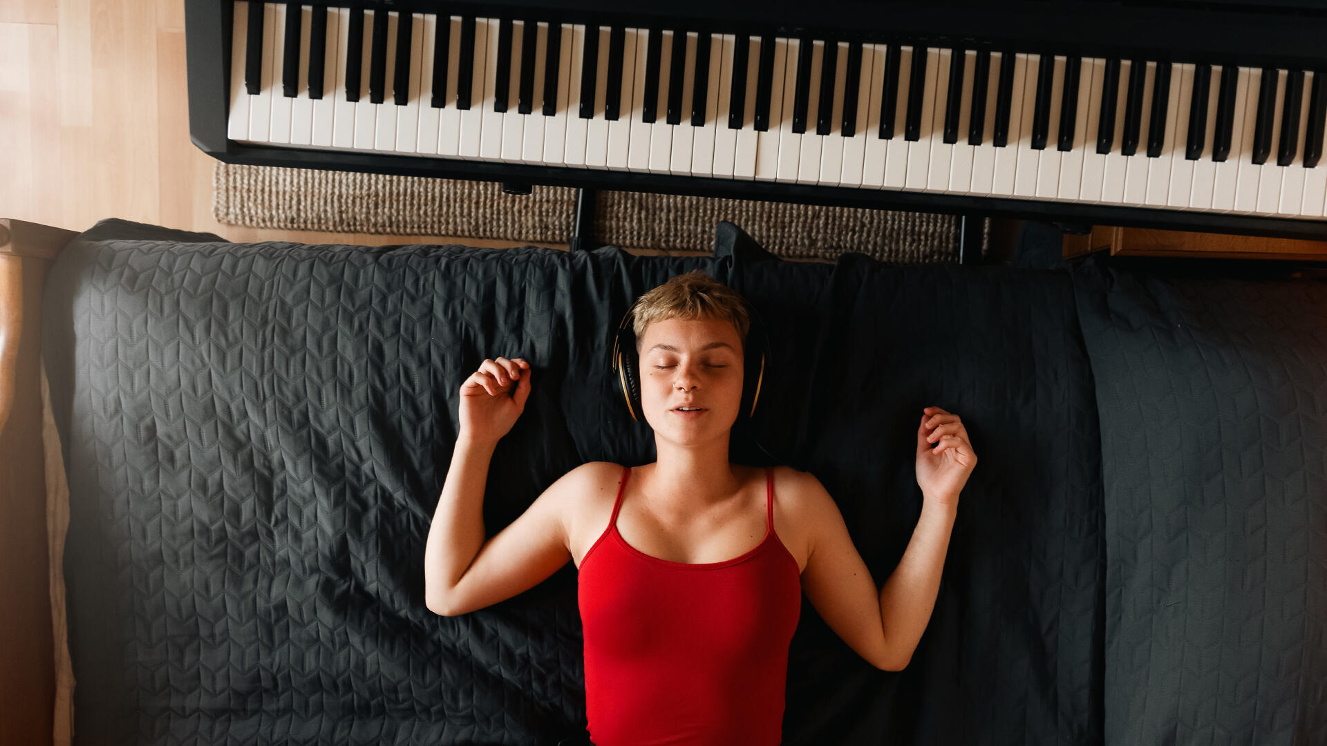 Del primer acorde al escenario: cómo convertirte en pianista profesional paso a paso.