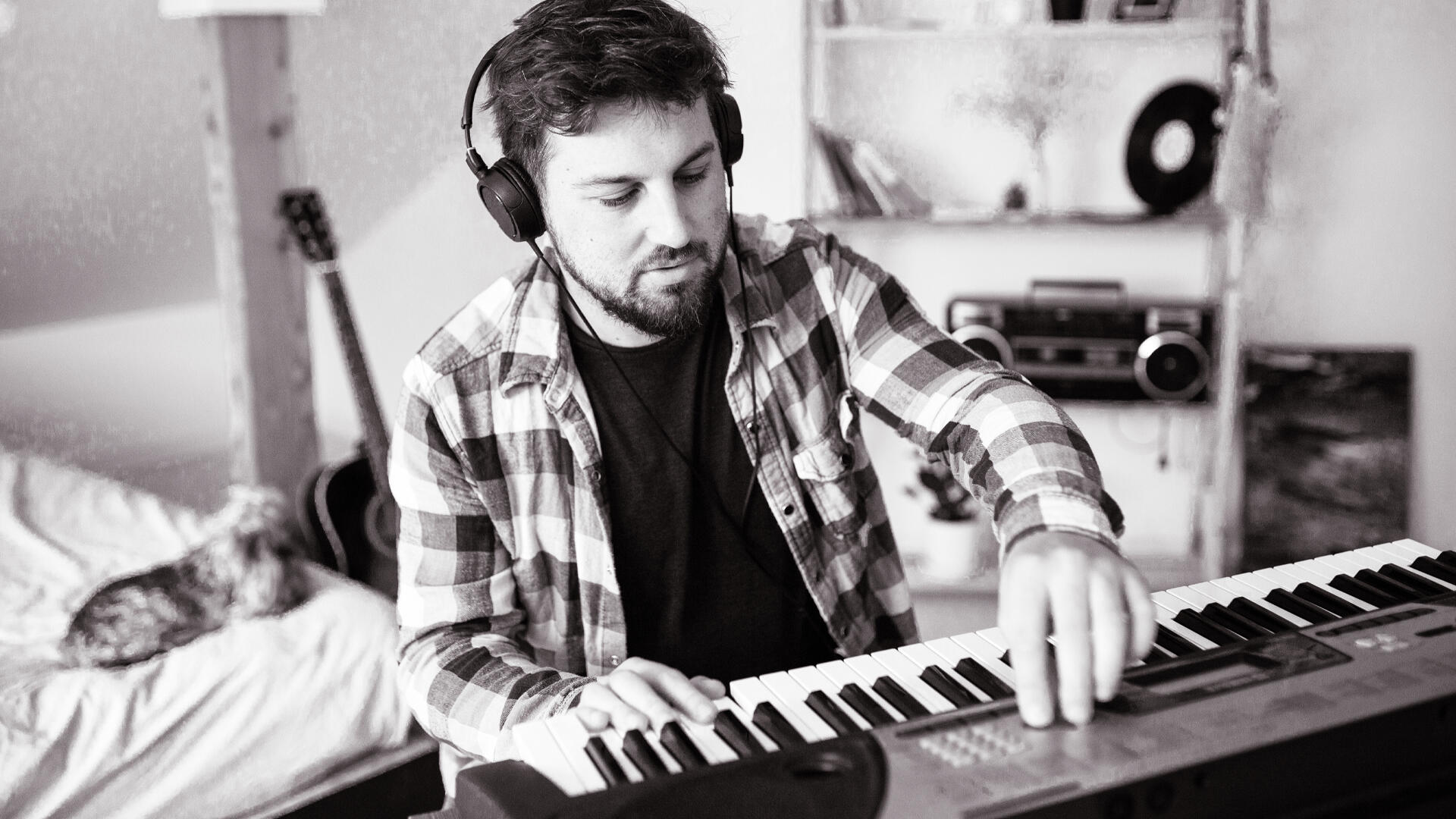 Aprender piano autodidacta: pasión, constancia y una buena guía.