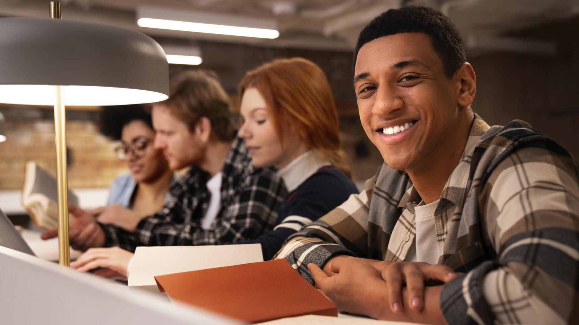 Guía completa para estudiantes internacionales: conoce los precios de cursos de español para extranjeros en Costa Rica.