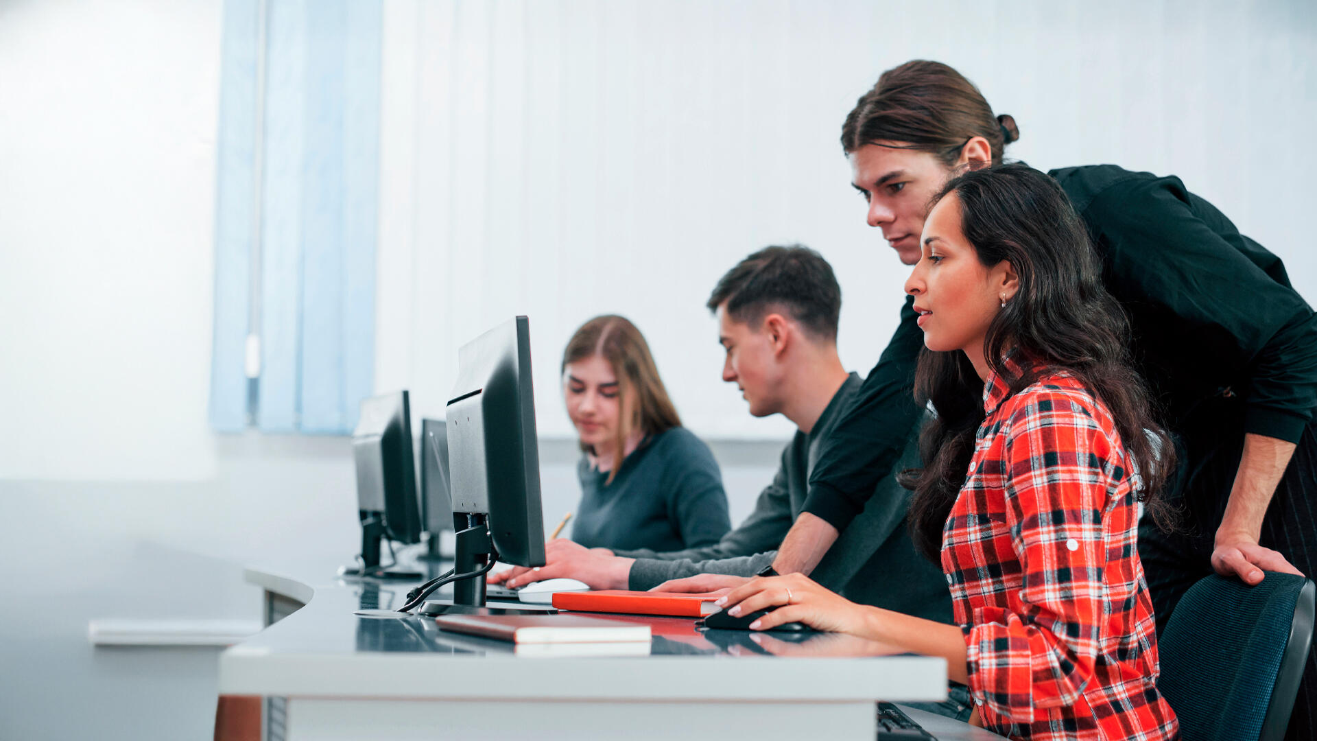 Métodos de enseñanza de computación: aprendizaje basado en proyectos prácticos.