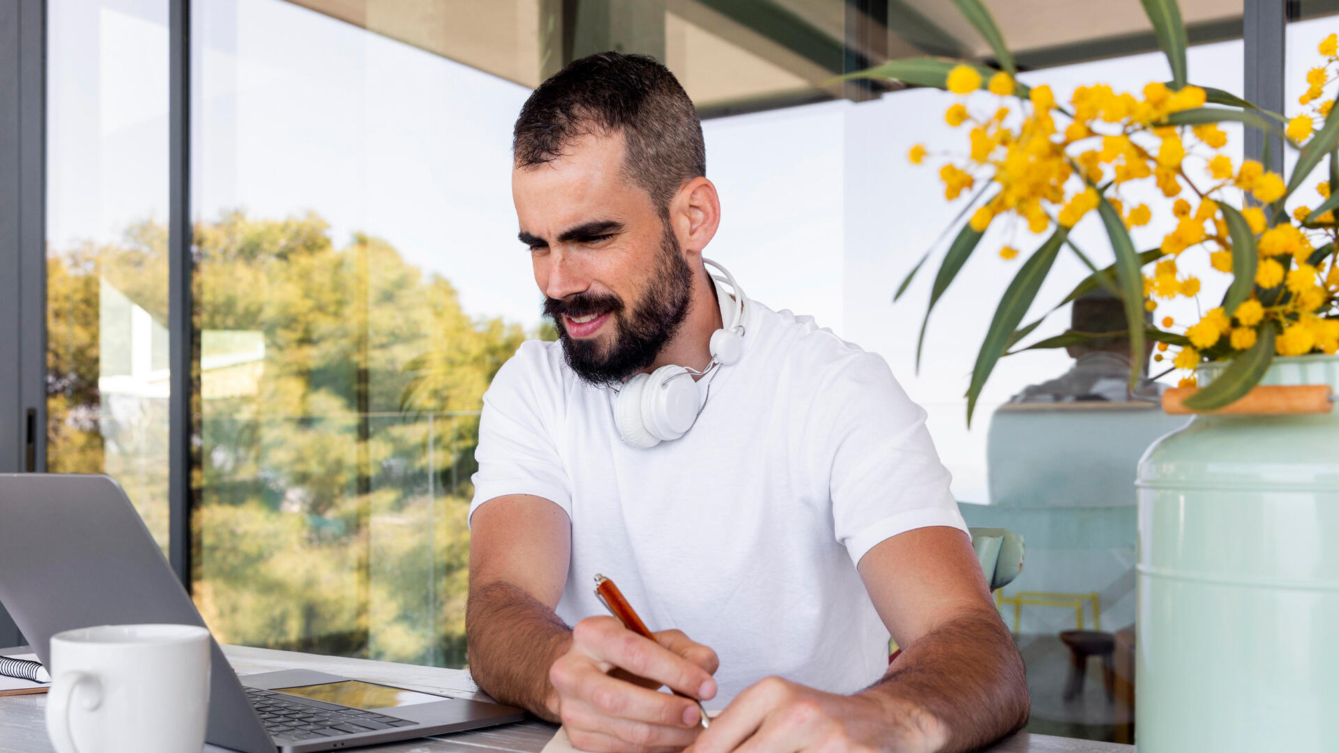 Estrategias de búsqueda de empleo en el mundo digital: cómo destacar y encontrar oportunidades reales.