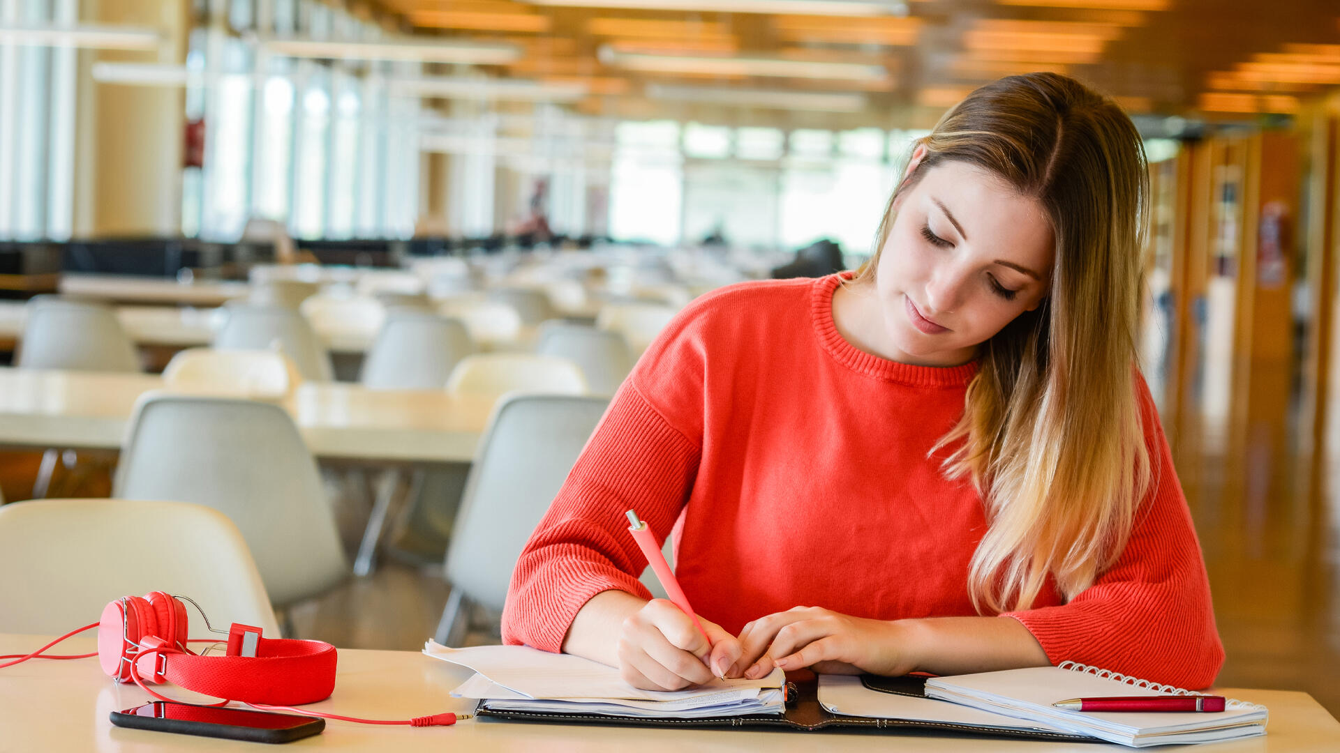 Cursos de italiano con certificado: cómo complementar tu aprendizaje con recursos adicionales.