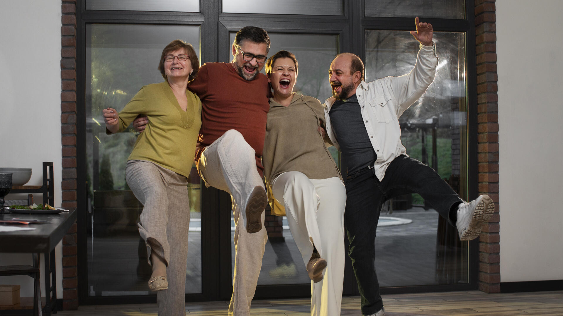 Academia de baile ritmo latino virtual: la tradición del baile ahora en formato online.