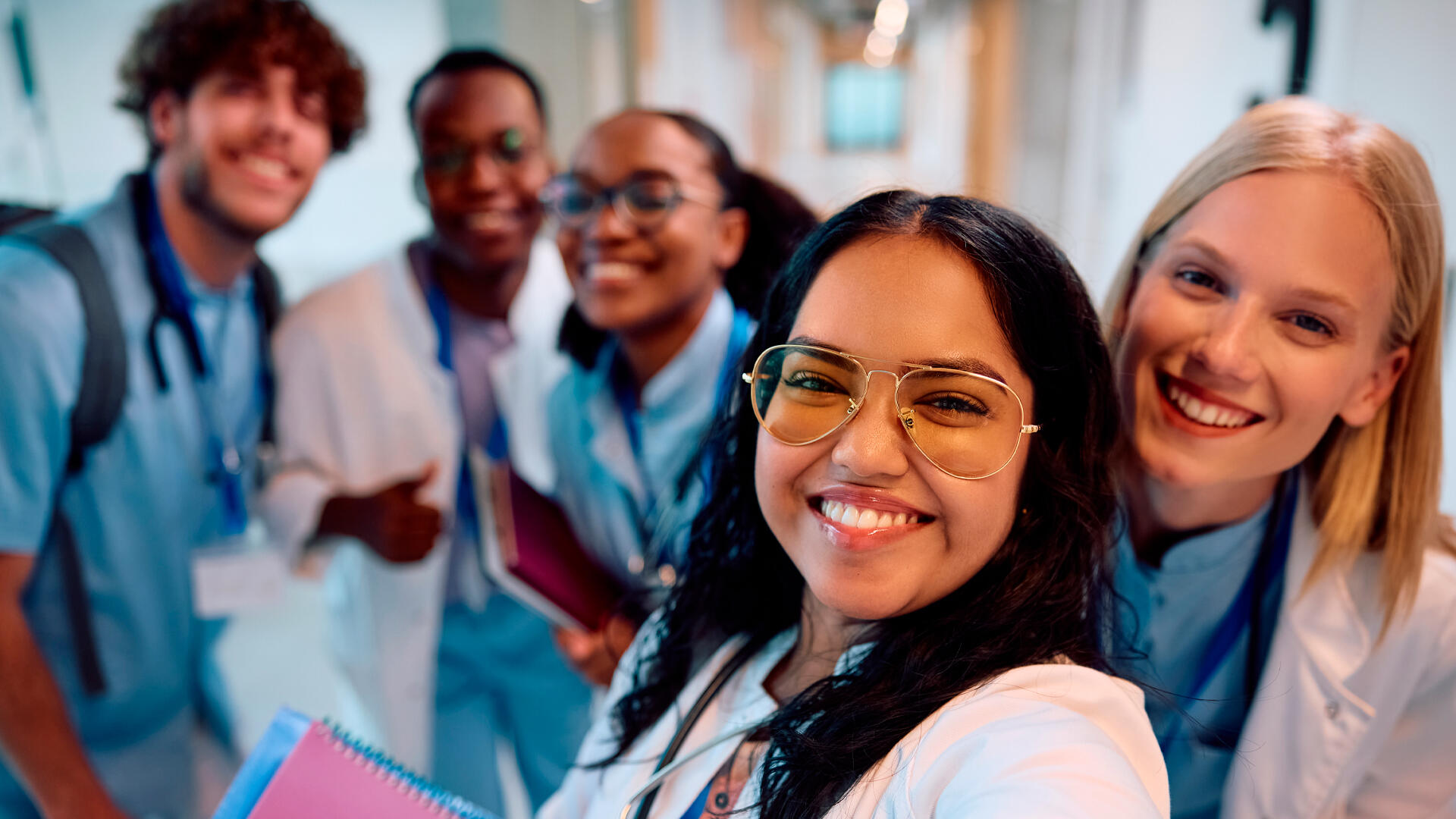 Cómo elegir la mejor universidad para estudiar medicina en Costa Rica: guía para futuros médicos.