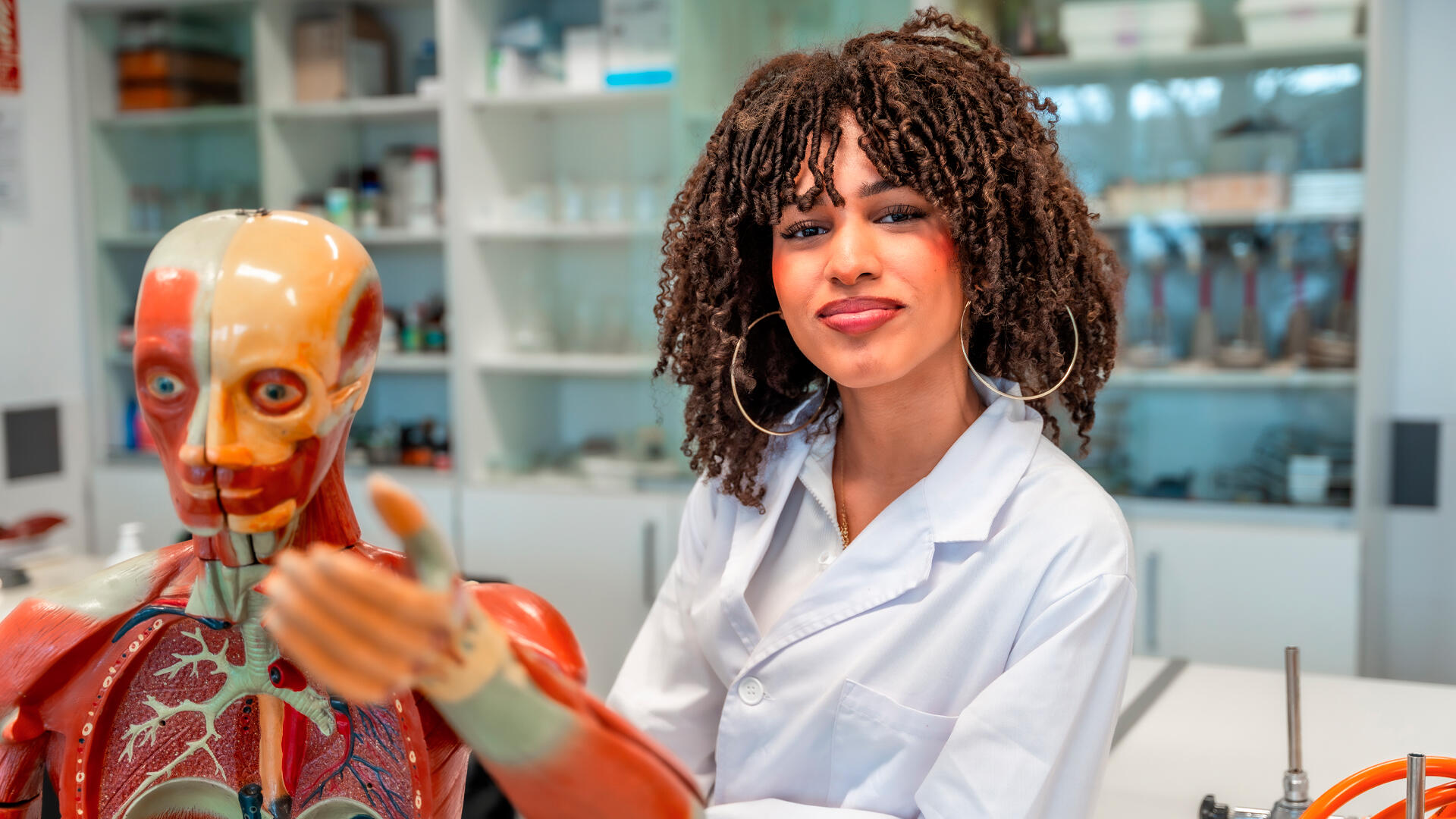 Plan de estudios y duración de Medicina en Costa Rica: formación académica y etapas clave de la carrera.