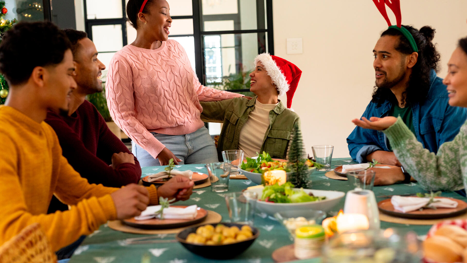 Bebidas tradicionales de Navidad en Costa Rica: rompope y chicheme.