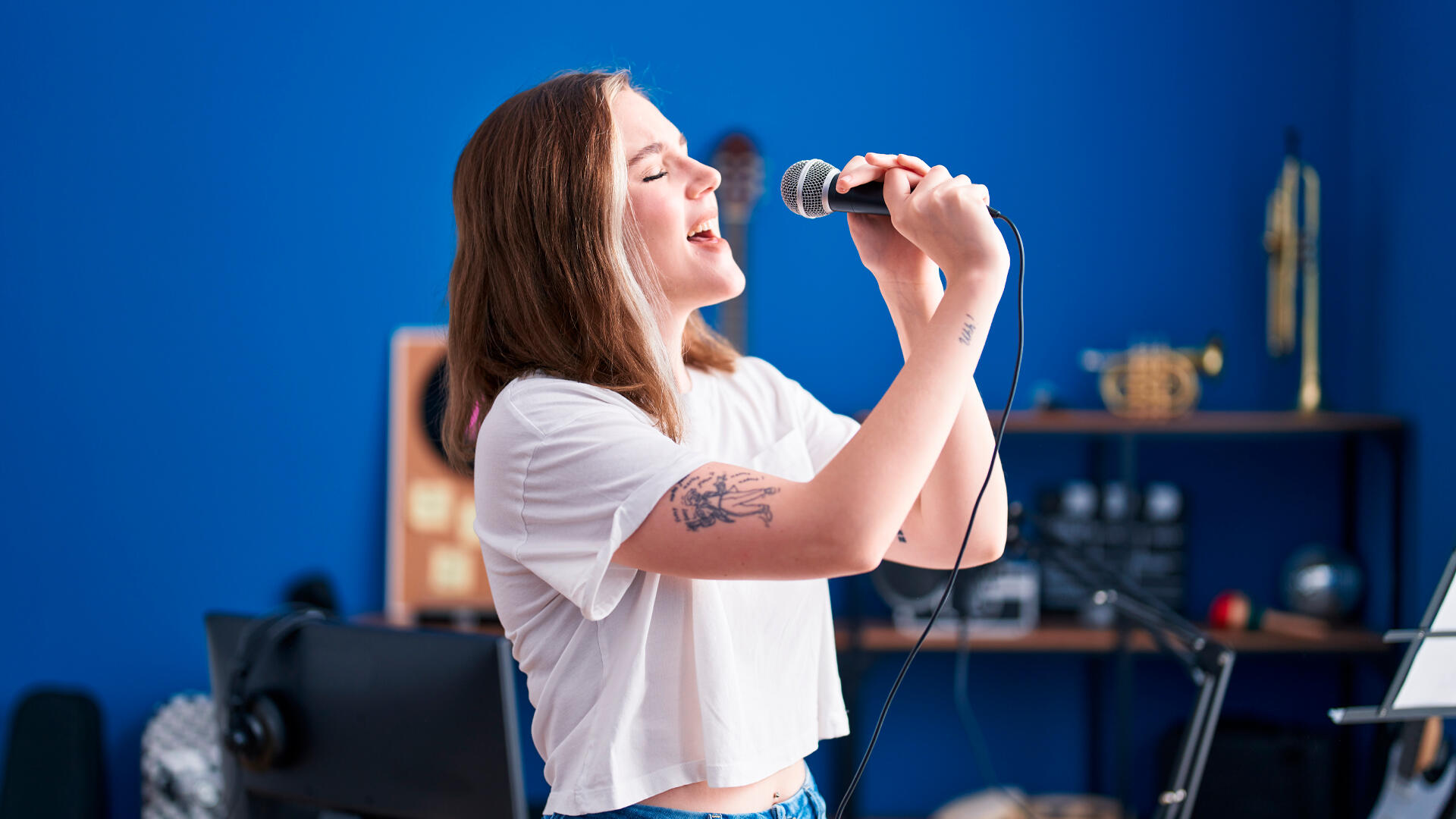 Formación musical: factores a considerar al seleccionar una escuela de canto.