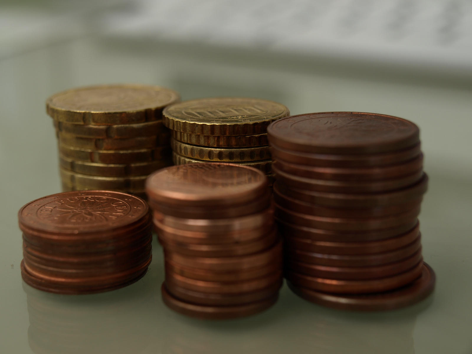 Private Nachhilfe ist nicht immer billig. Oftmals finden sich ehrenamtliche Lehrer für bedürftige Schüler