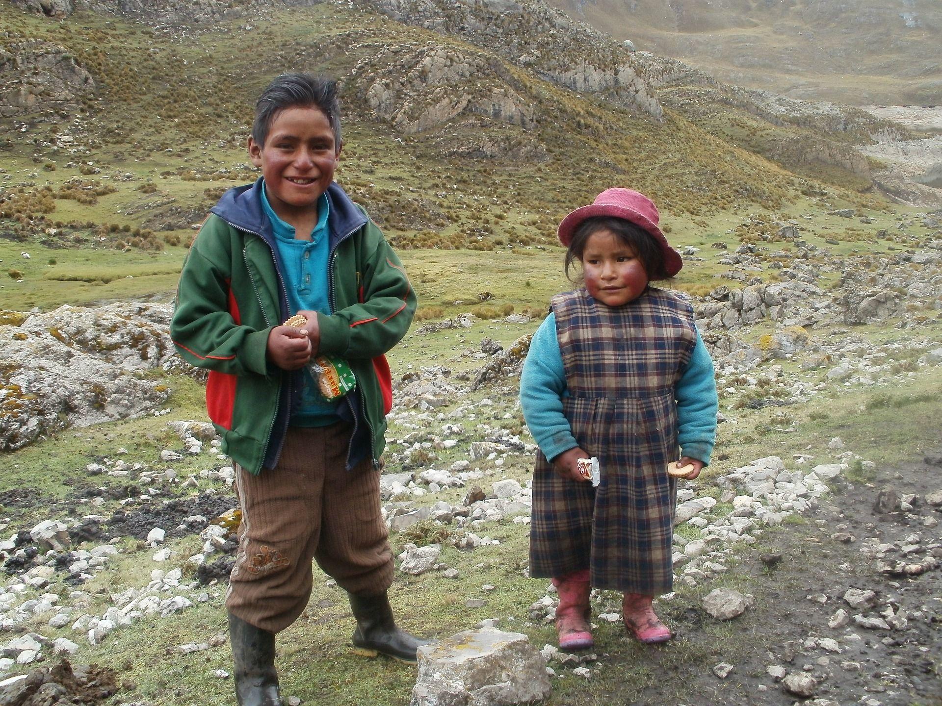 Nachhilfe und Privatunterricht in Peru für arme Kinder wird von NGOs organisiert.