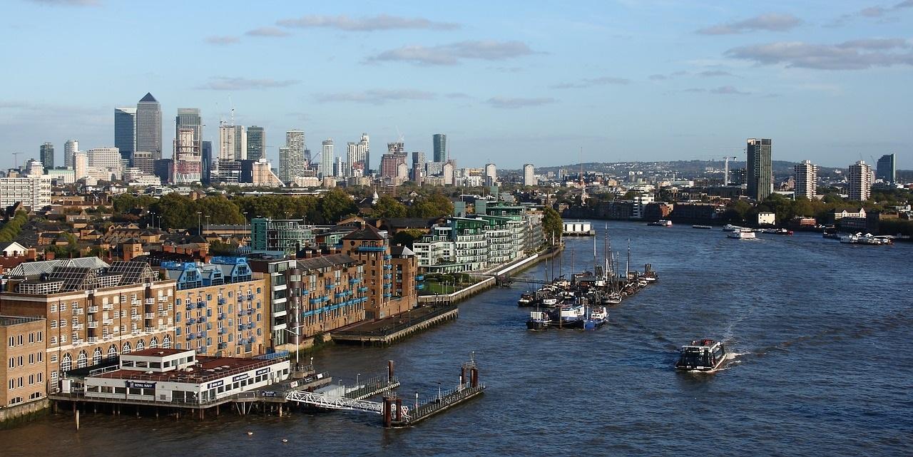 London ist nicht nur eine schöne Stadt, Du wirst dort auch nicht um eine Konversation auf Englisch herumkommen.