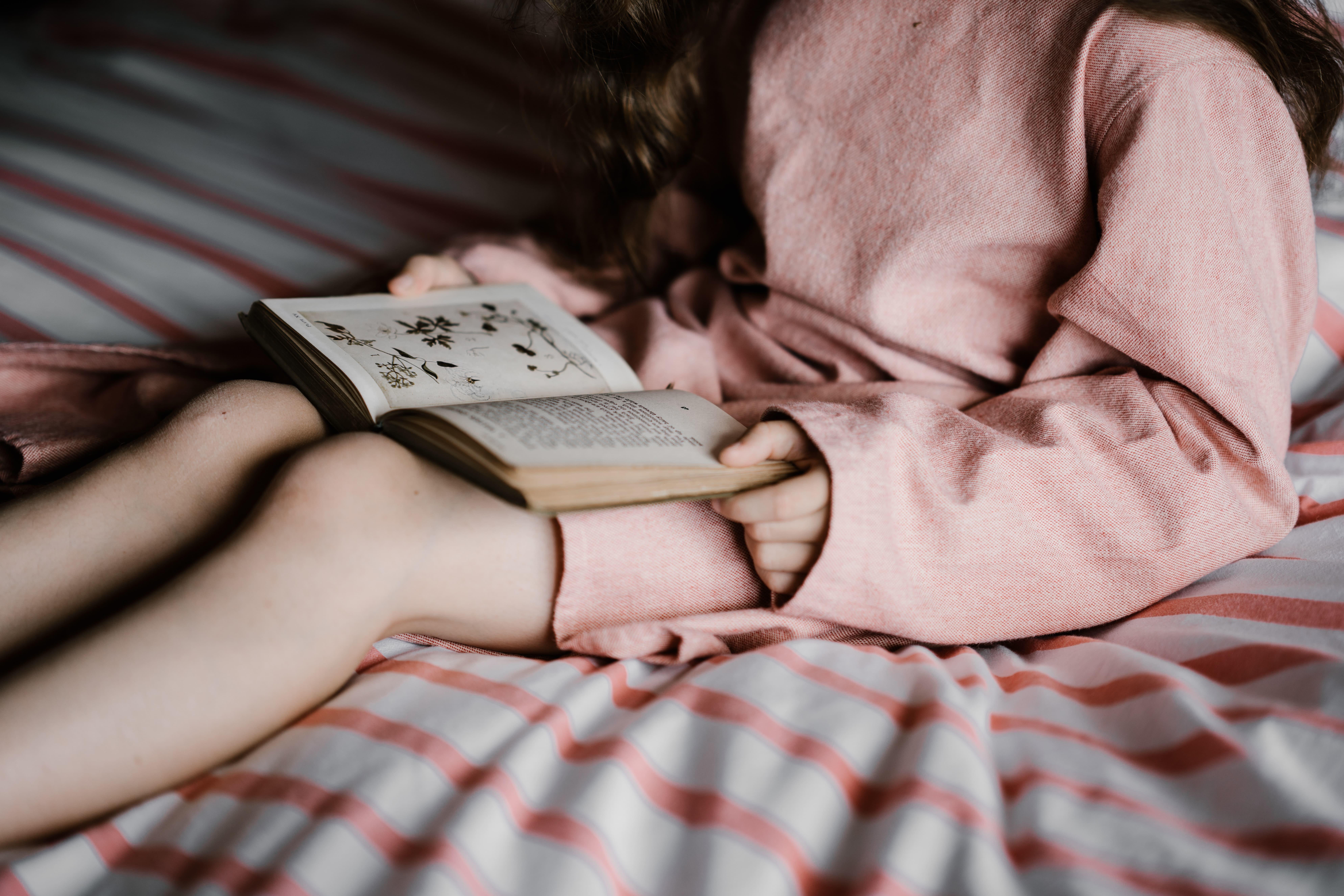 Kinder sollten Spaß beim Englisch lernen mit Büchern haben.