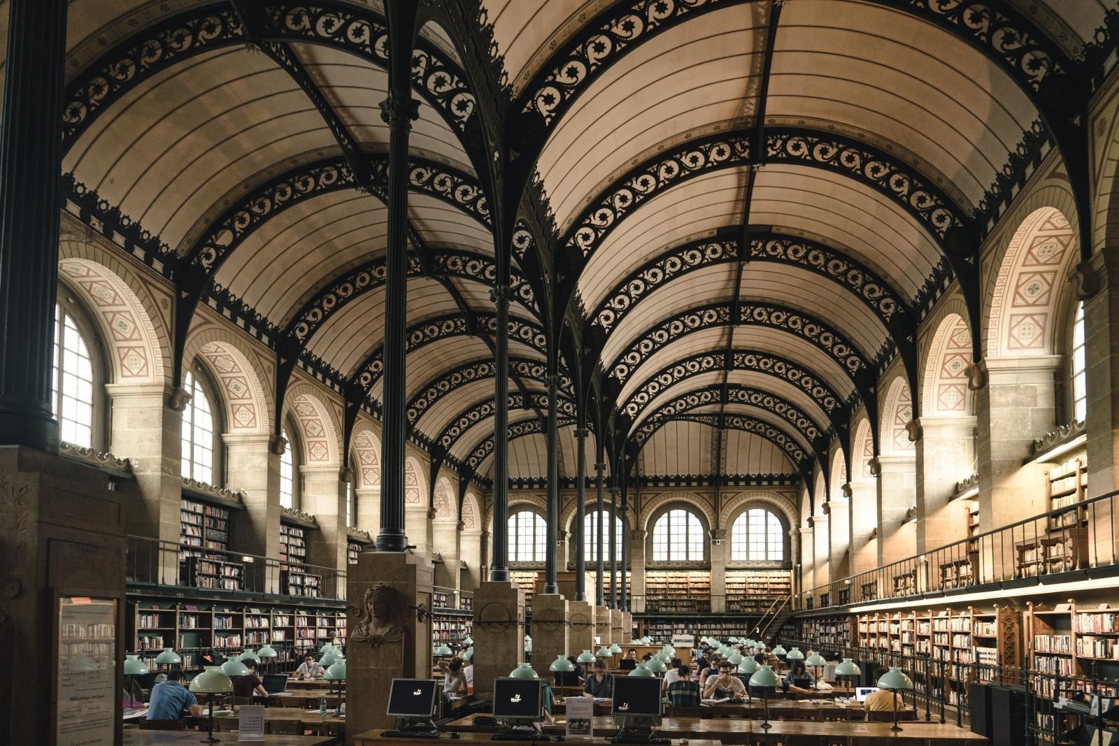 In der Bibliothek gibt es einiges zu entdecken
