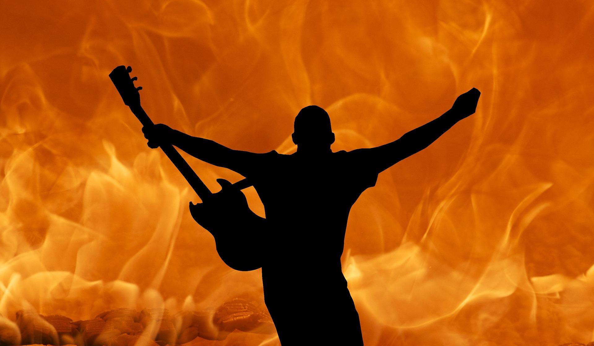 Wenn Ihr E-Gitarre lernen wollt, dann könnten diese Infos interessant für Euch sein
