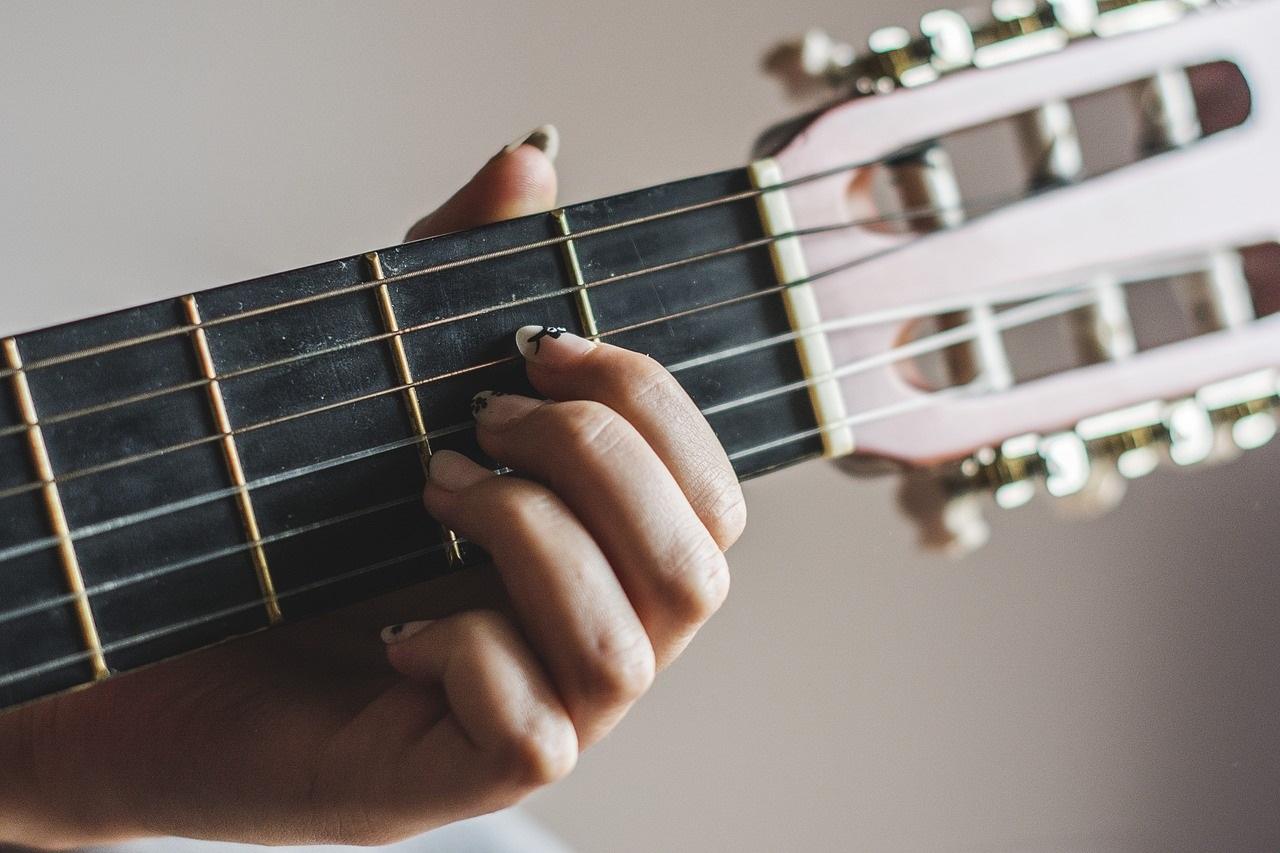 Wenn Ihr keine gute Stimmung habt, ist es ratsam, die Gitarre immer in der Nähe zu haben.