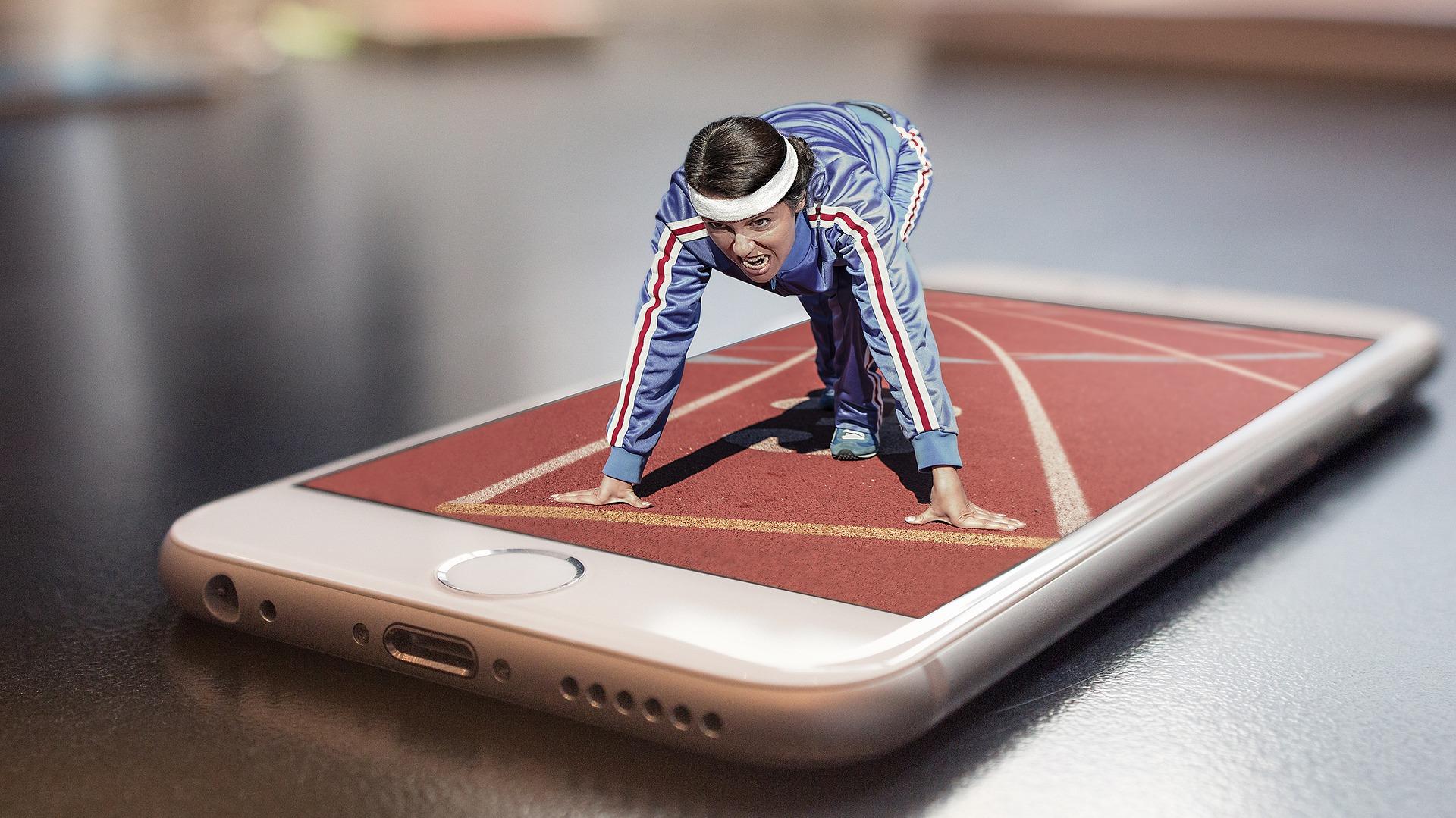 Es gibt viele Möglichkeiten, online Fitnesstrainer zu finden.