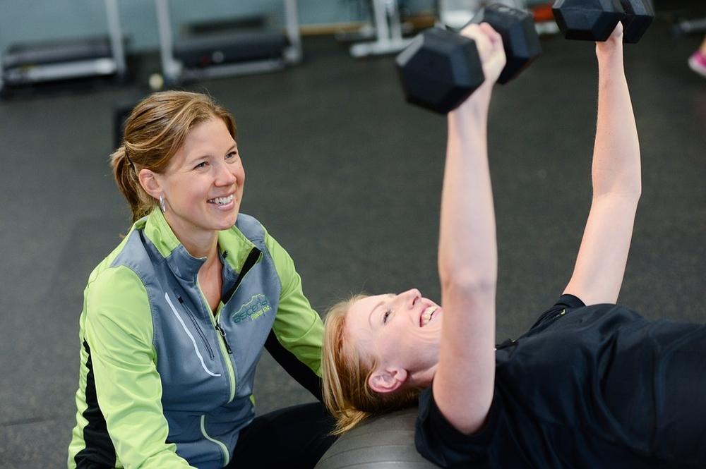 Möchtest Du gern deine Muskeln trainieren aber benötigst Anleitung und Beratung? Unsere Personal Trainer helfen Dir, Deinen Körper fit zu halten.