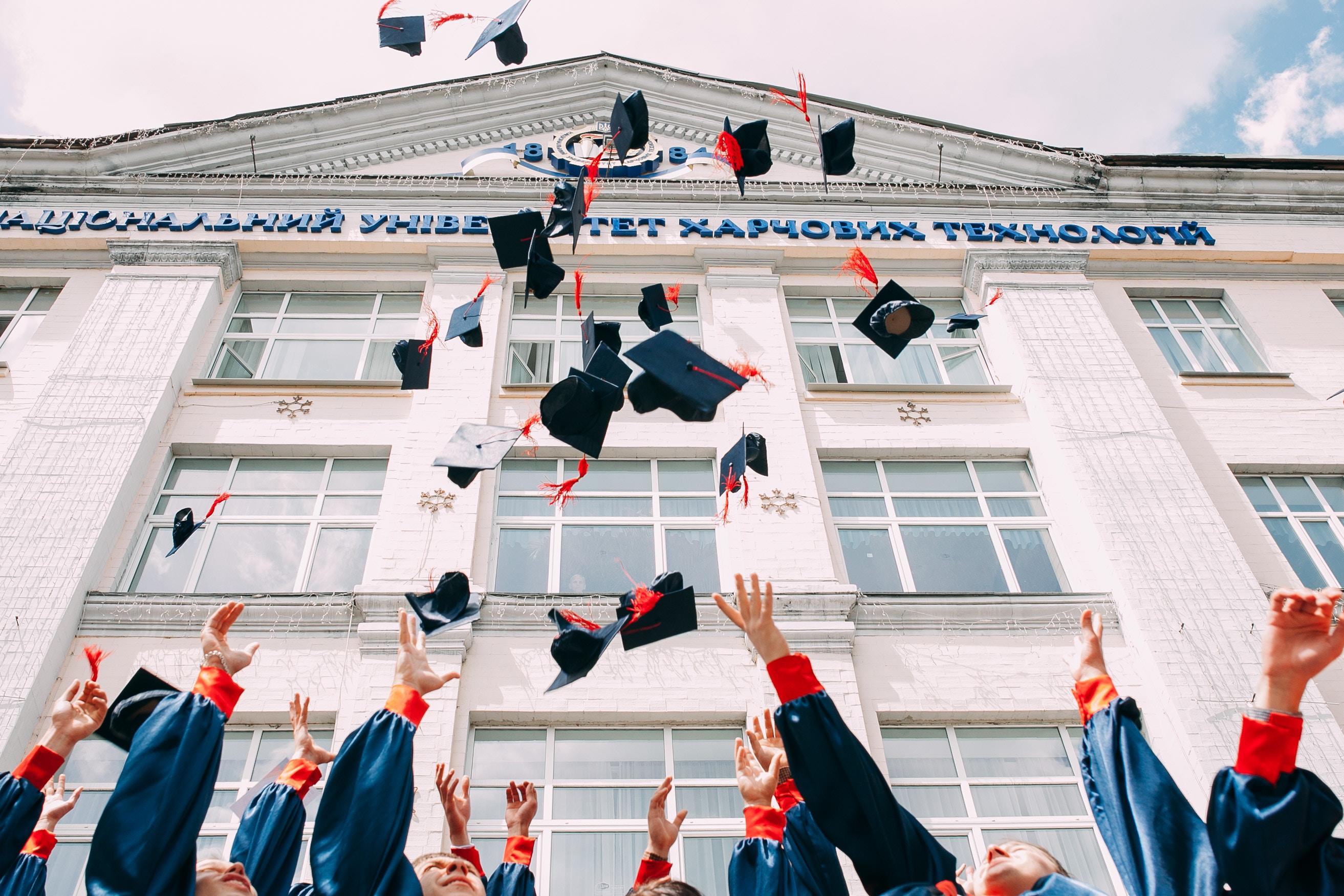 Fürs Musikstudium an die Uni - wer professioneller Gitarrist werden will, hat einiges vor sich!