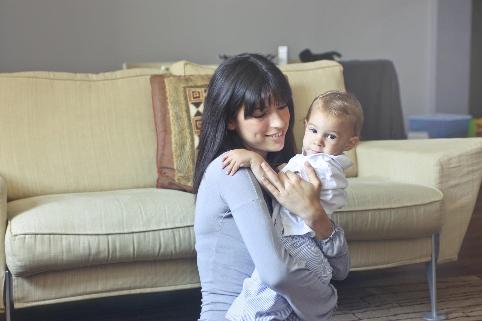 Ein Französisches Au-pair kann mit Eurem Kind Französisch sprechen. Zweisprachige KITA's oder Schulen sind ebenfalls sinnvoll.