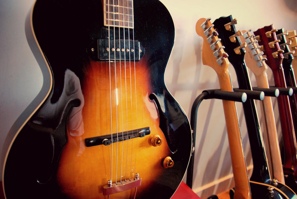 Mit der E-Gitarre hast Du unzählige Möglichkeiten.