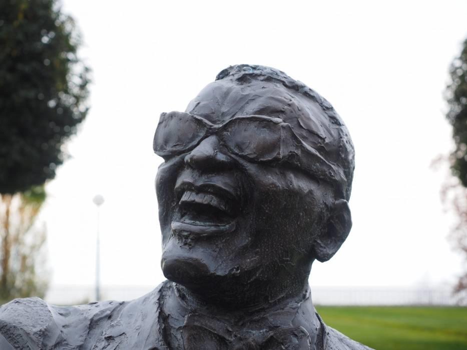 Wen inspiriert Ray Charles nicht?