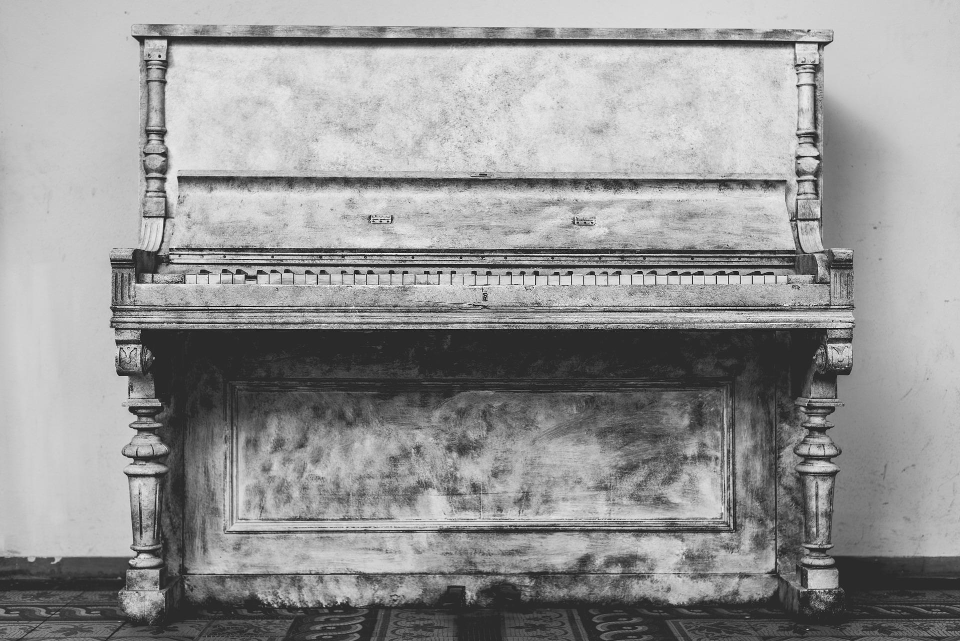 Du hast noch ein altes Klavier zuhause rumstehen?