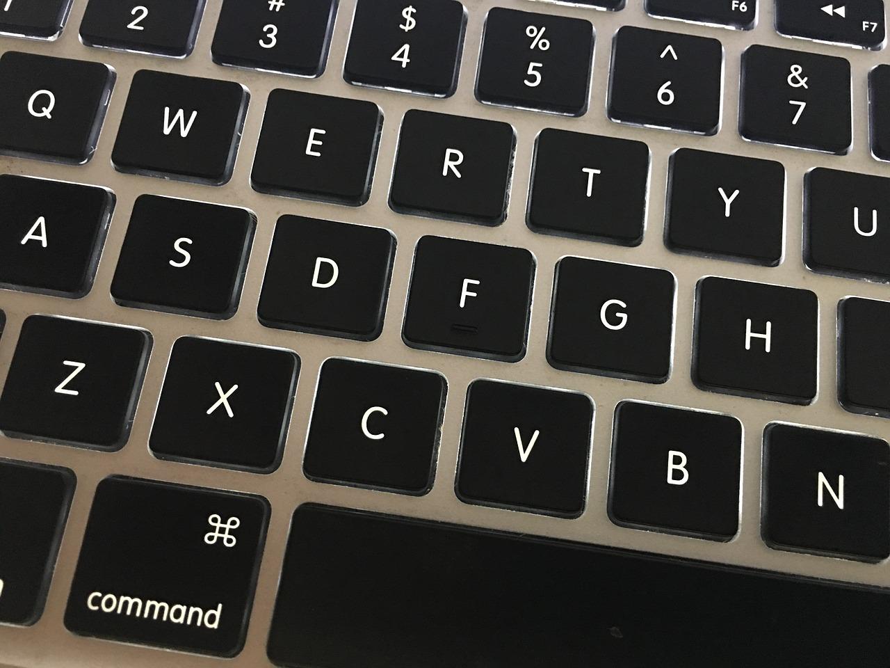 Jede Computertastatur kann eine Klaviatur ersetzen.