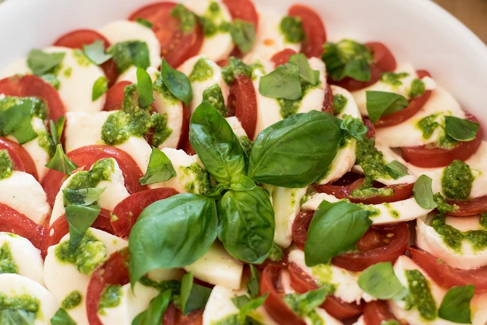 Wir lieben Tomate-Mozzarella; am liebsten mit Mozzarella aus Büffelmilch.