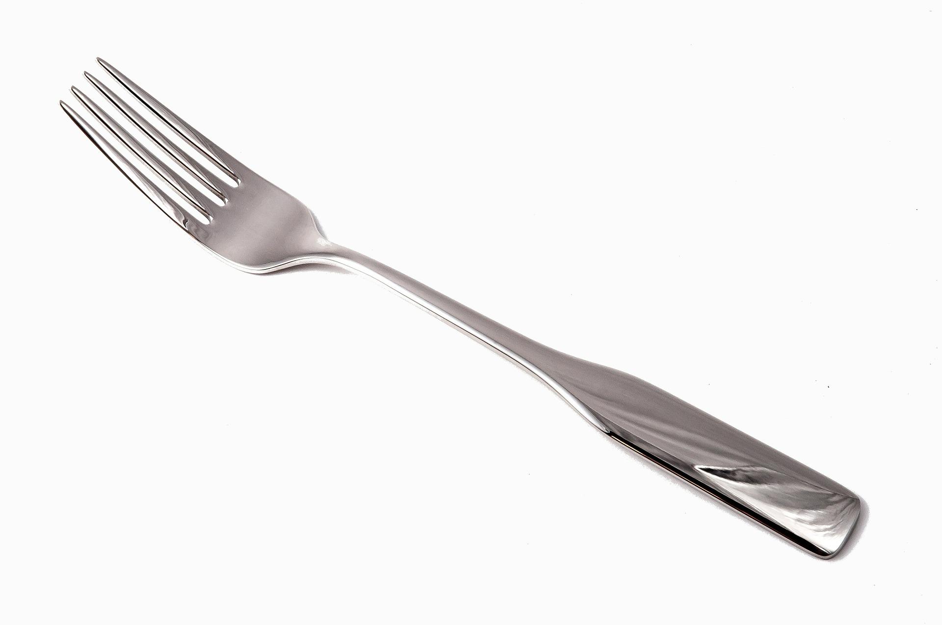 Das Essen mit der Gabel ist eine vergleichsweise neue Sitte, die sich erst im bürgerlichen Europa des 19. Jh. entwickelte.